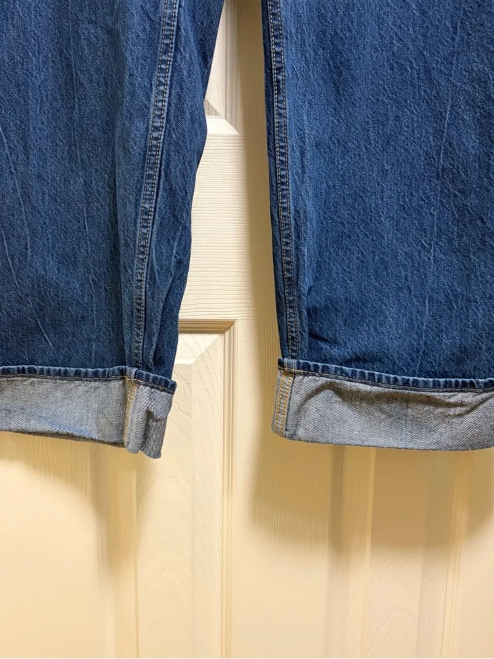 A & F The Loose High Rise Curve Loce cuffed hem Jeans 34 / 18